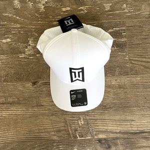 Nike Golf White Tiger Woods Performance Flex Hat